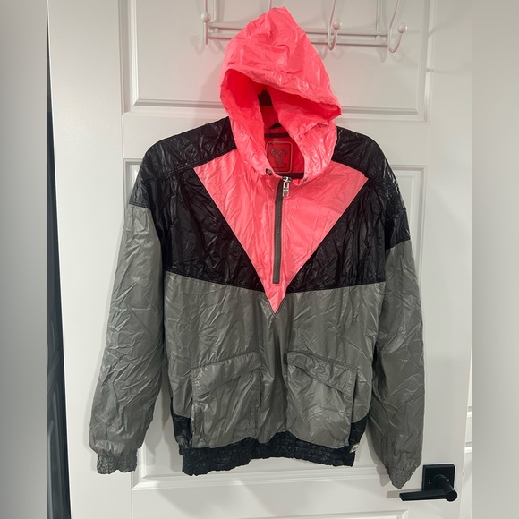 Rare TNA Aritizia Rain Jacket - Picture 3 of 5